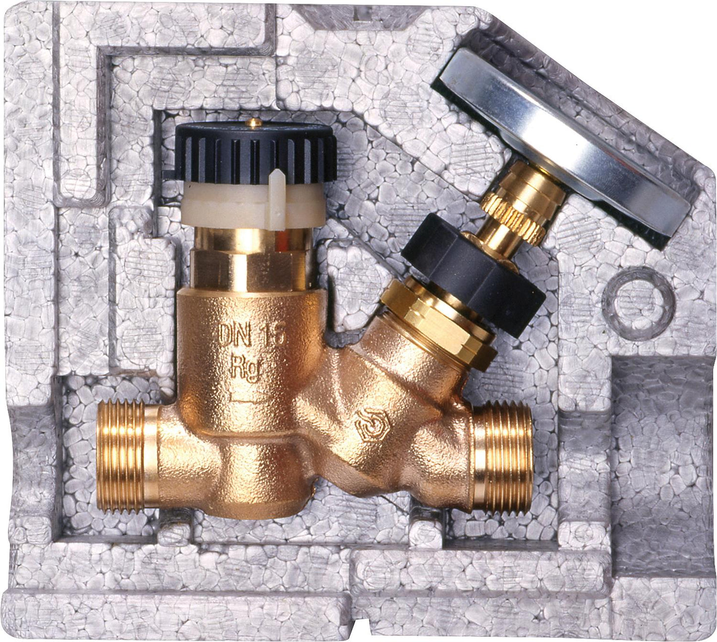 Vanne de circulation 1/2''IG, plage de régulation 50-60 °C, avec thermomètre et isolation.