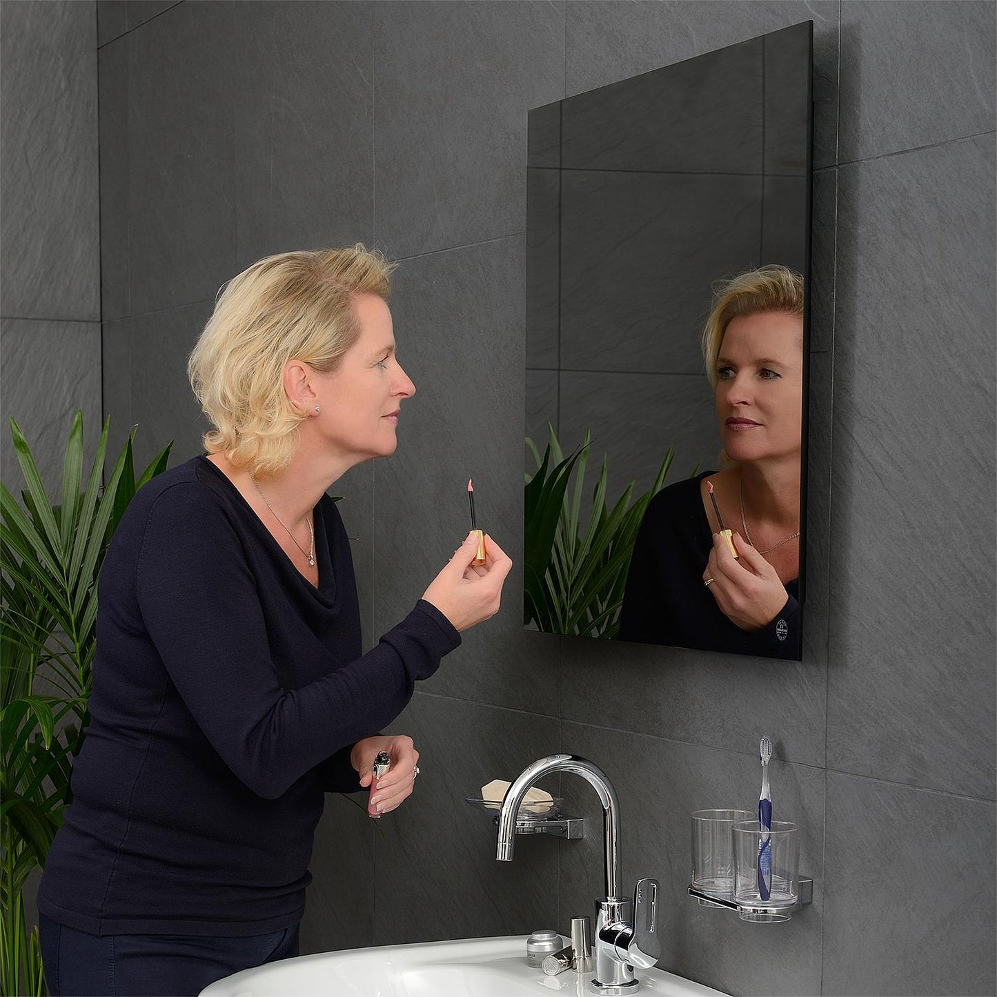 Infrared heater 400 watts, 6mm mirror for wall mounting