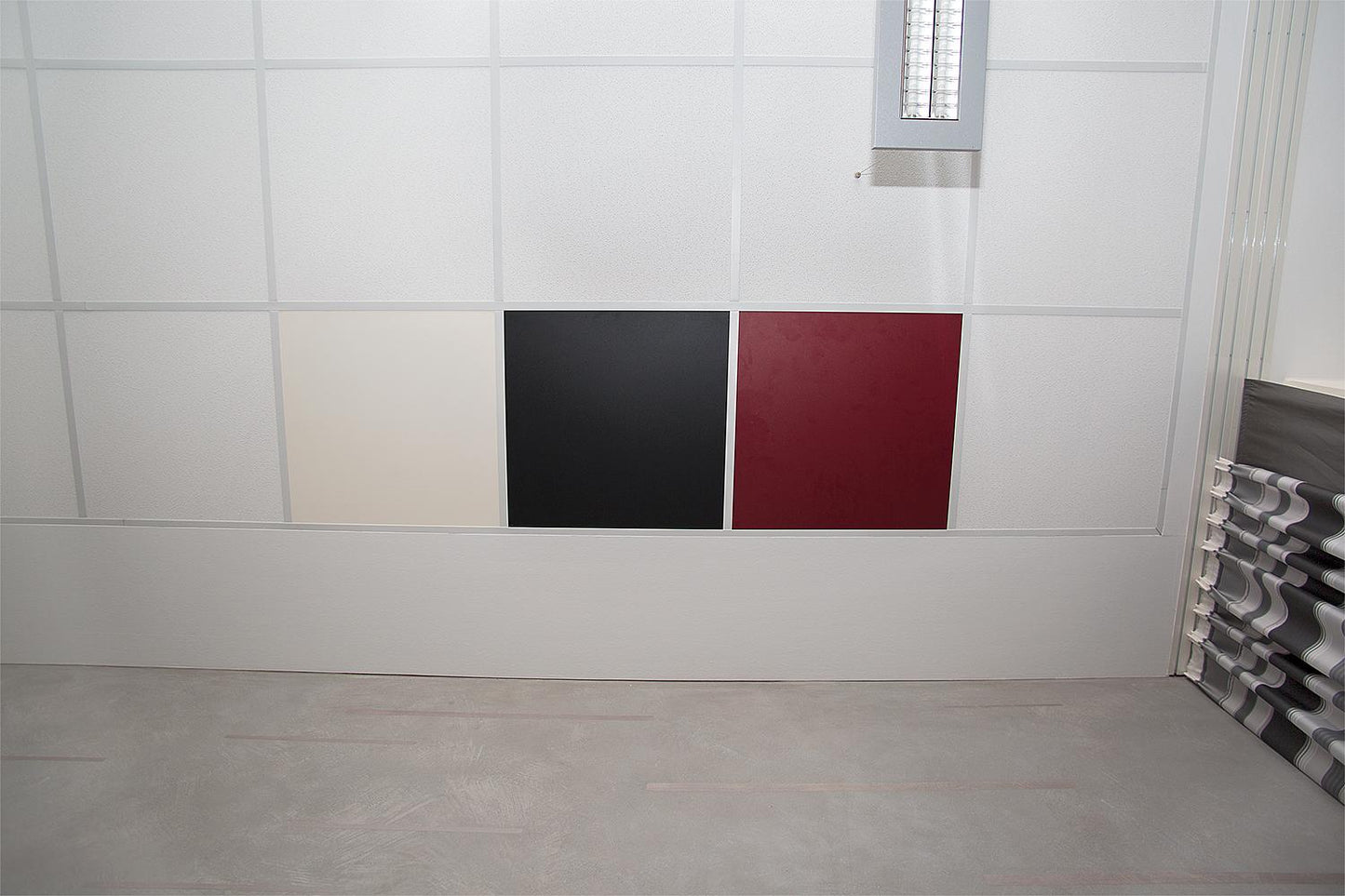 Radiateur infrarouge, version à montage au plafond de type cassette